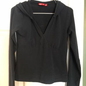 Women’s/junior’s Puma XS long sleeve V-neck hooded shirt extra small